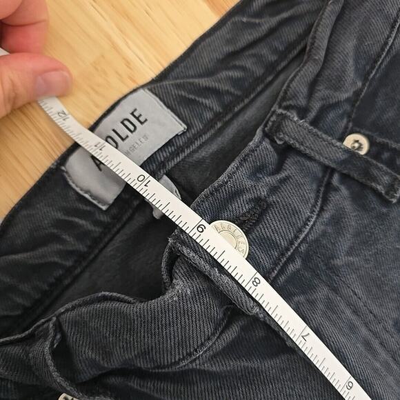 AGOLDE Toni Mid Rise Straight Jean‎ in Feral Washed Black Raw Hem Womens Size 26 - Picture 7 of 12